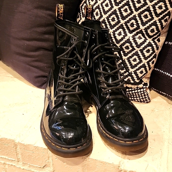 Dr. Martens Shoes - Dr. Martens 1460 Black patent Leather 9